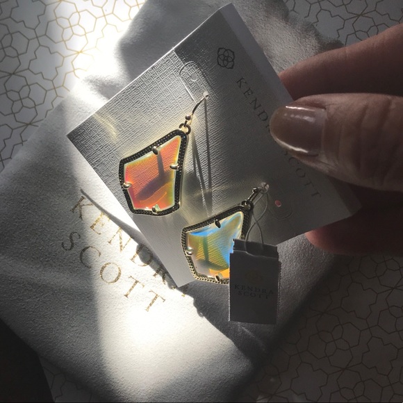 Overpriced Kendra Scott on Poshmark - Picture 1 of 8